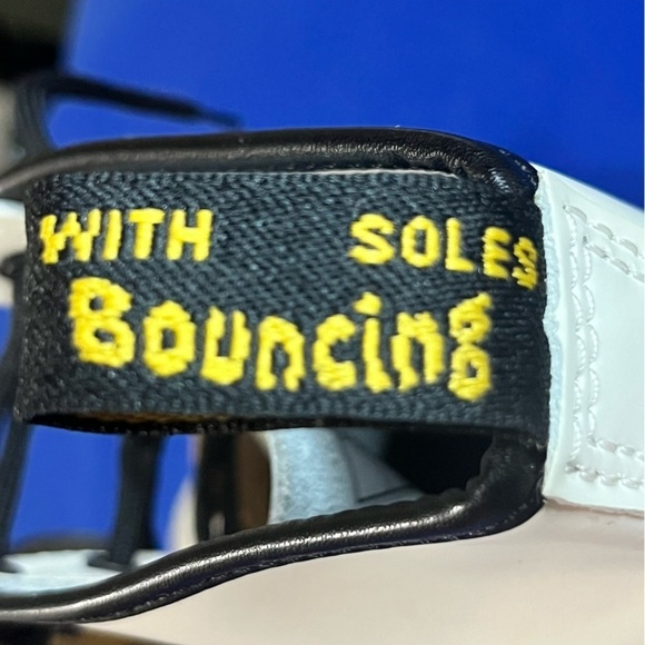 Dr. Martens Women's 1460 Smooth Leather Lace Up Boots, Size 10 - Picture 7 of 11